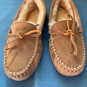 Minnetonka Sheepskin Suede Hardsole Moccasins #3341 Size 9